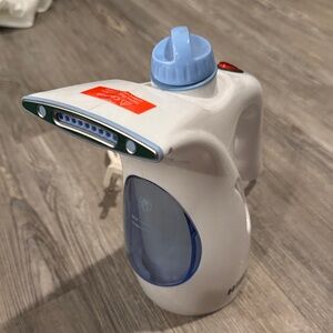 HiLife Handheld Garment Steamer in White and Blue